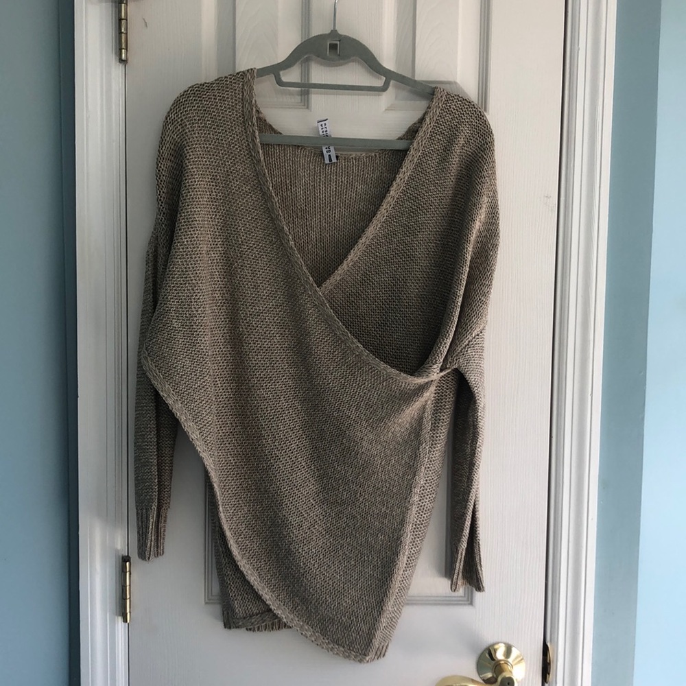 Wrap style sweater
